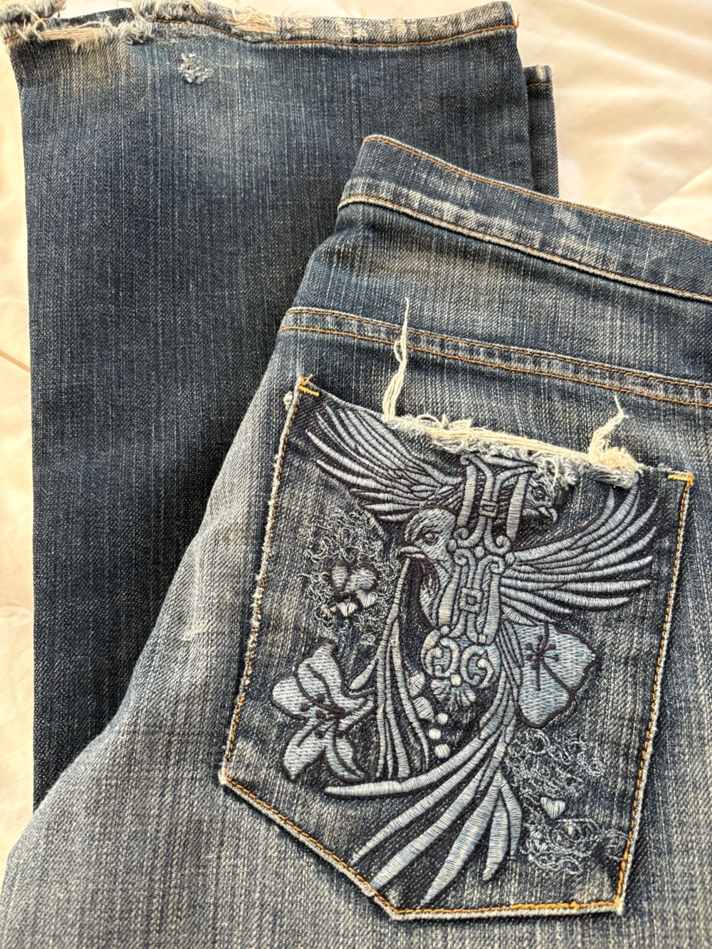 Live Women's Jeans with Embroidered Pocket
